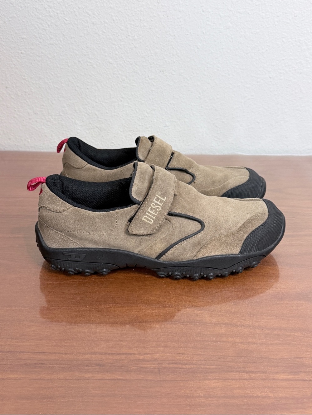 Vintage Diesel Y2K Men’s Tan Suede Strap Sneakers 9 42.5